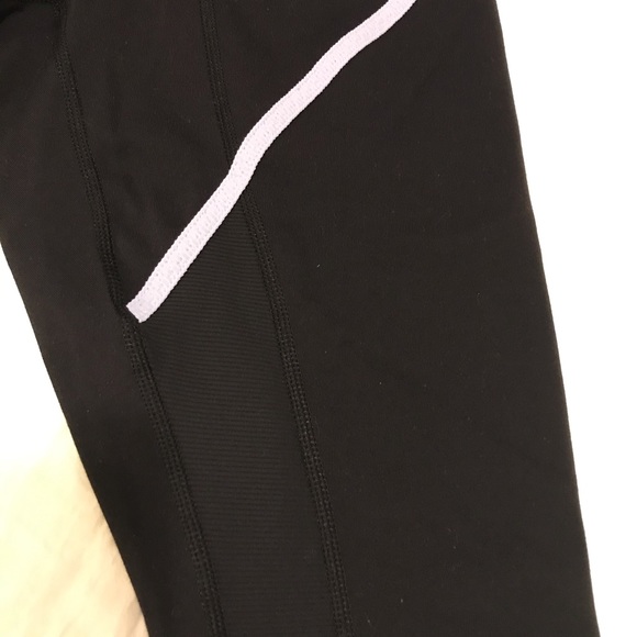 Lululemon 3/4 length Luon tight - Picture 5 of 5
